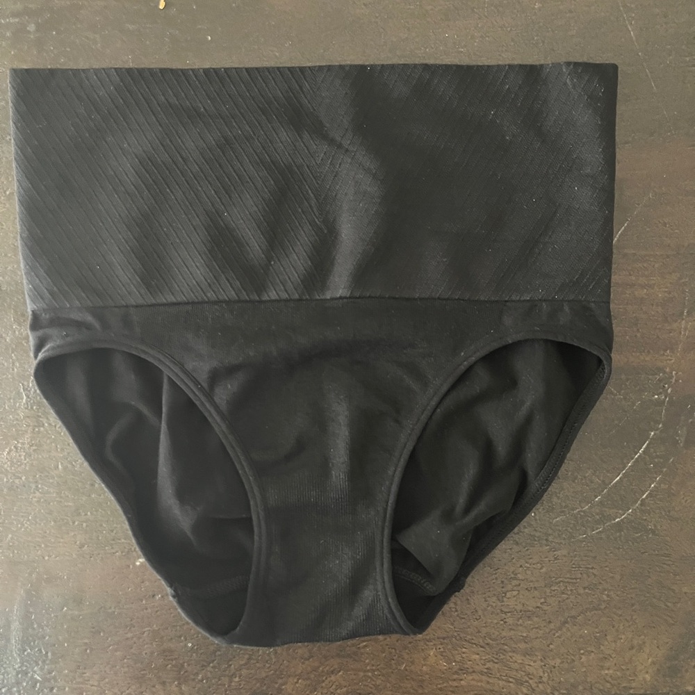Skinny girl shape wear size s